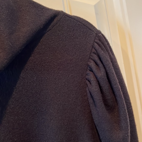 𝅺soft black turtleneck with slight puff shoulder classic
Staple size XXL - Picture 11 of 11